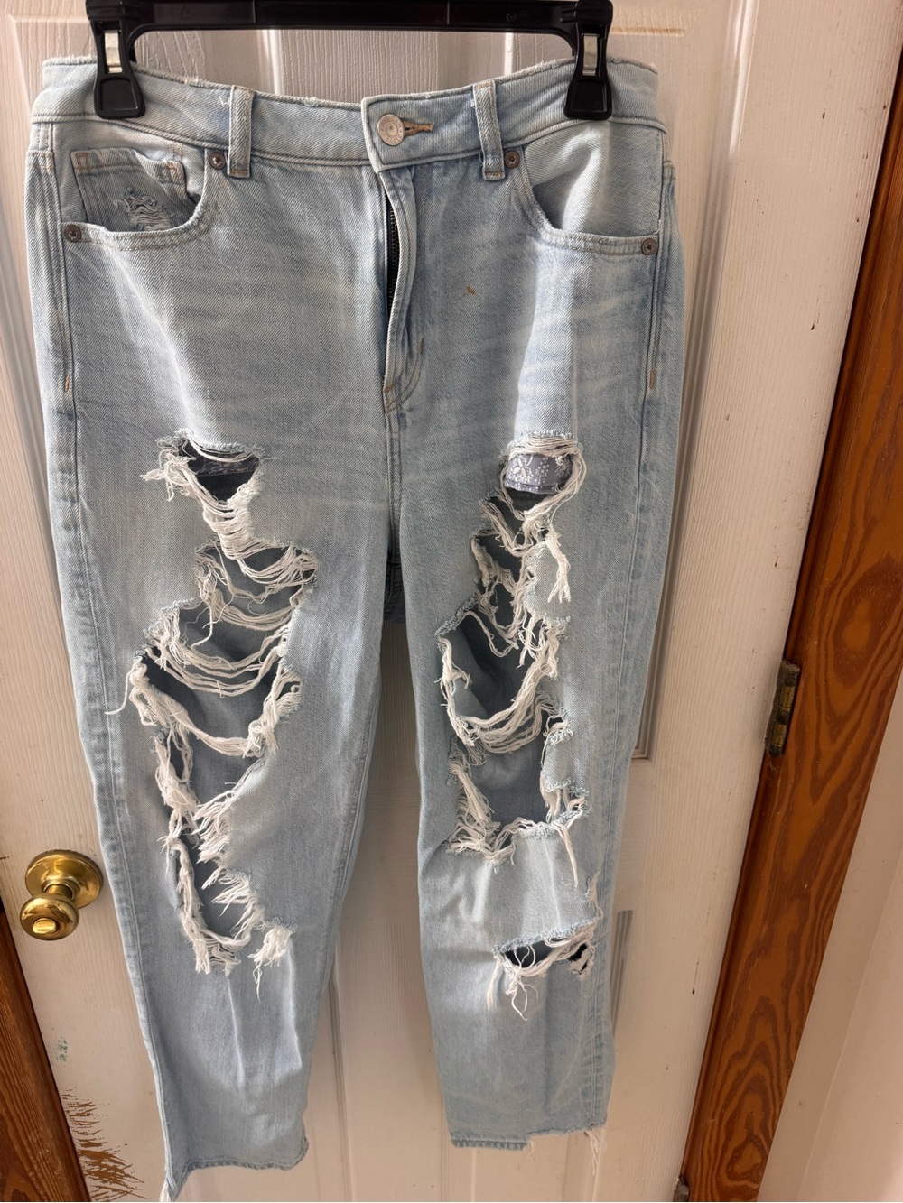 American Eagle Outfitters Light Blue Distressed Boyfriend Jeans